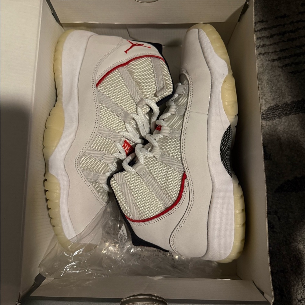 Air Jordan Retro 11 High Sneakers Size 6.5